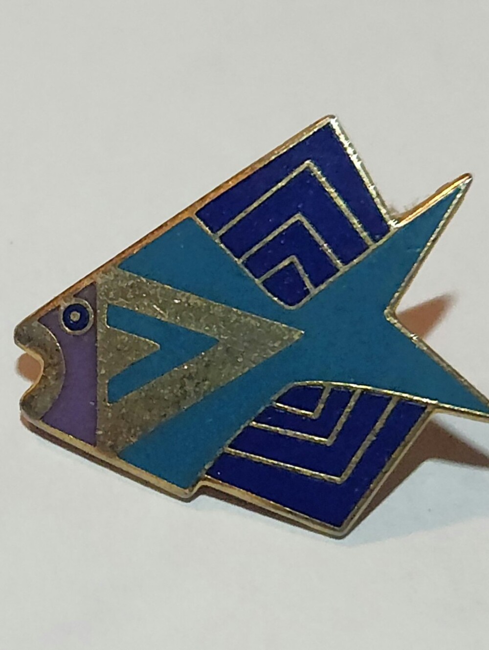 Vintage Laurel Bush "Siamese Fish" Gold Tone And Enamel Stud Earrings - Picture 2 of 3